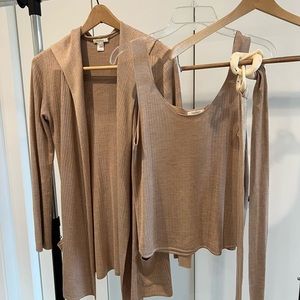 Max Mara cardigan with matching camisole and belt. Color: champagne. Size: M